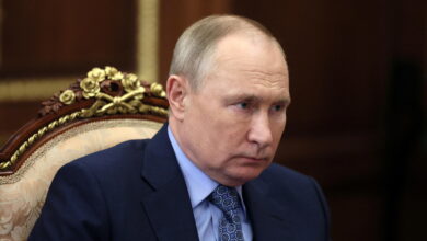 Does Vladimir Putin have cancer?  A specialist visits him for years